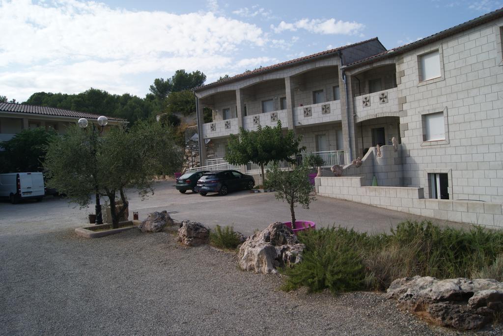 Appart'Hotel Les Rochers Auriol Exterior photo